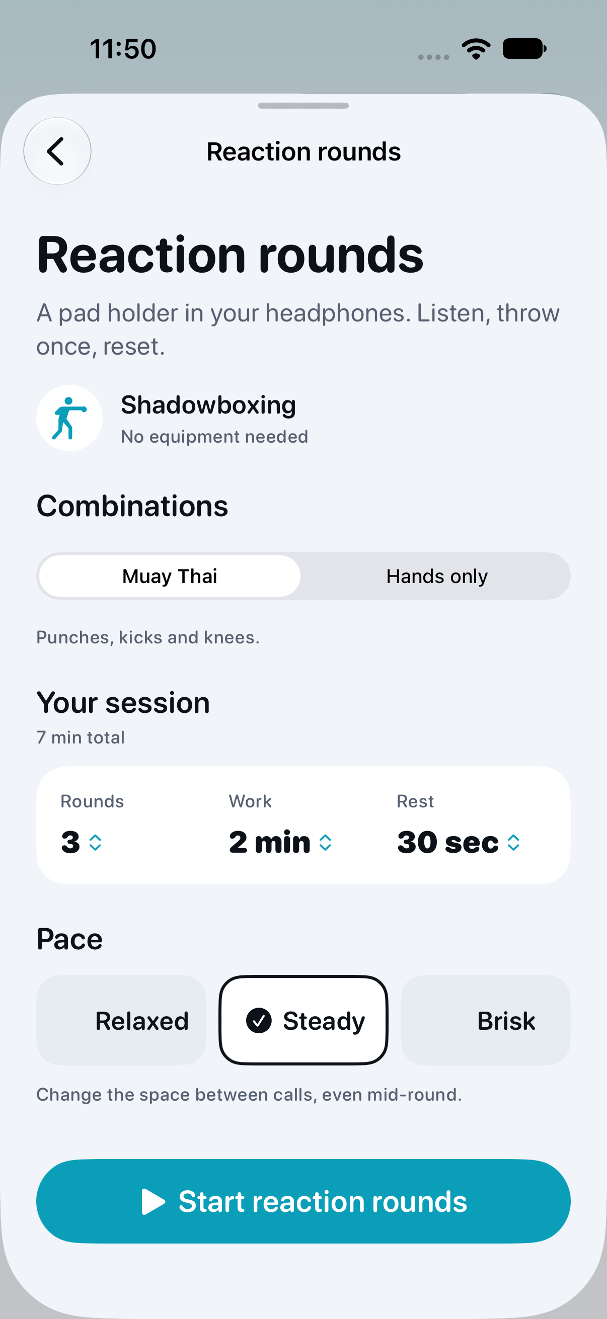 Reaction Rounds setup on iPhone: shadowboxing, combination selection, three rounds and the Relaxed, Steady and Brisk pace options.
